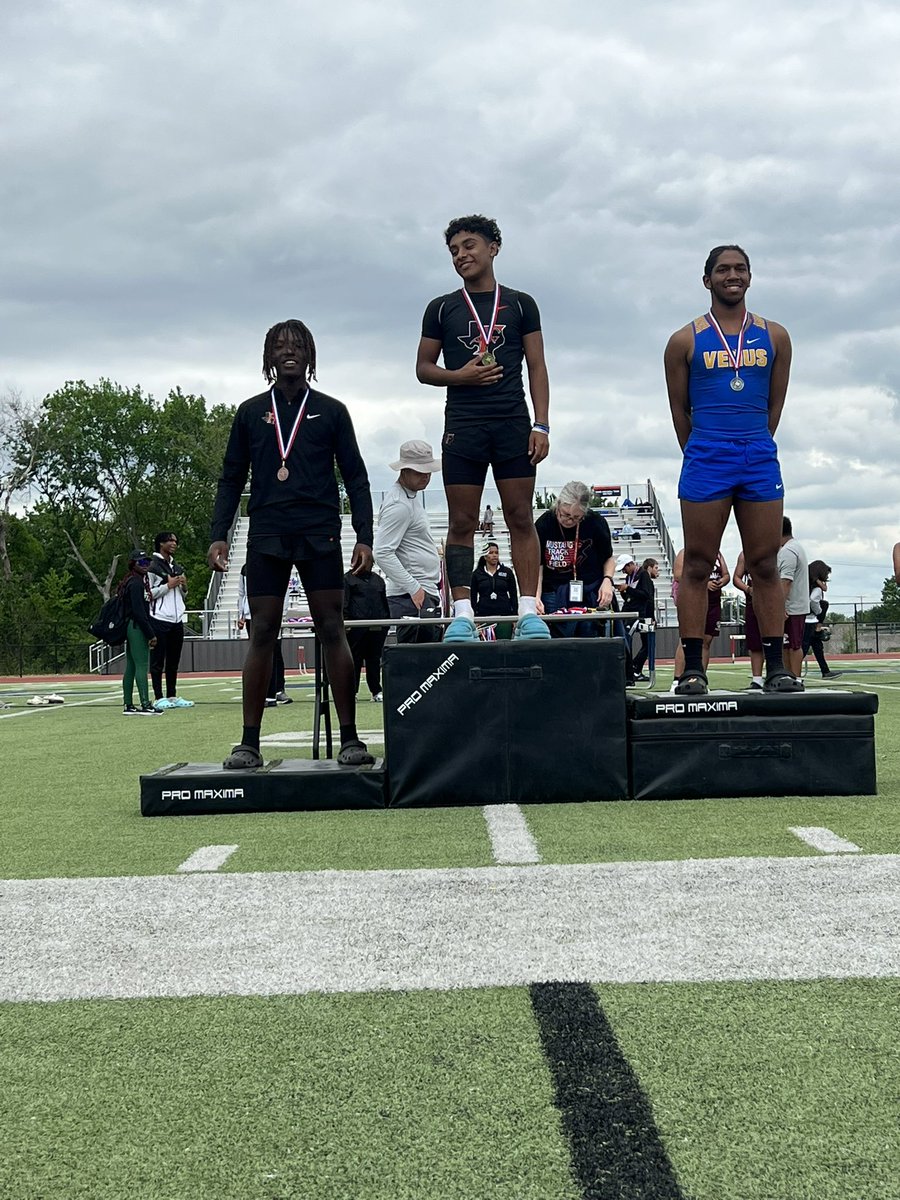 CoachMenefee1's tweet photo. I want to say congrats to all the field event kids who placed today! Hard work is paying off! And a special S/O to my triple jumpers who showed out today!! Every single one PR’d 🔥🔥 @FerrisLJTF @ferrisallsports https://t.co/VycMMdYlwB