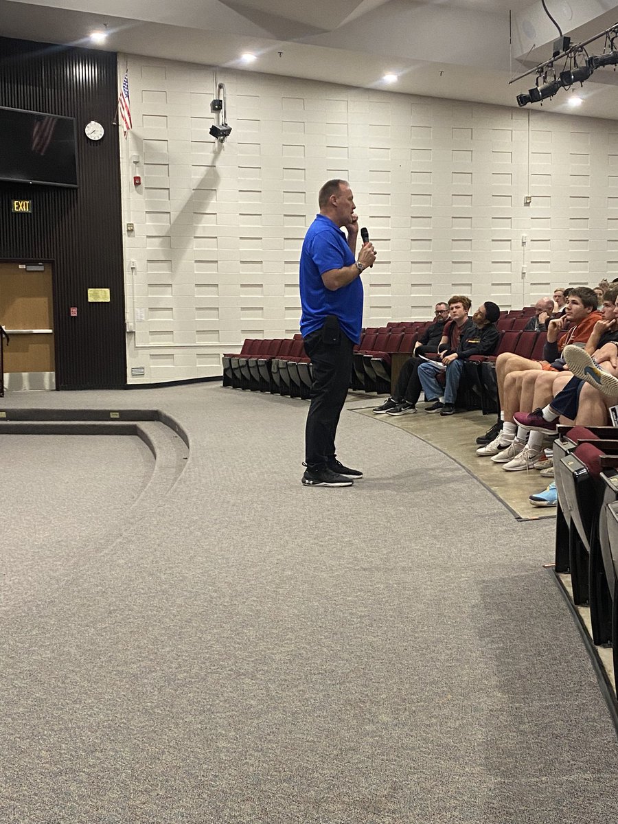 LoBo_Athletics's tweet photo. Thanks to Coach John Scott, Coach Sonny Lubick and Coach Jay Norvell for presenting at the RMHS Sports Night!  @PSD_ATHLETICS @RMHSLOBOS https://t.co/g9wpnTgxYd