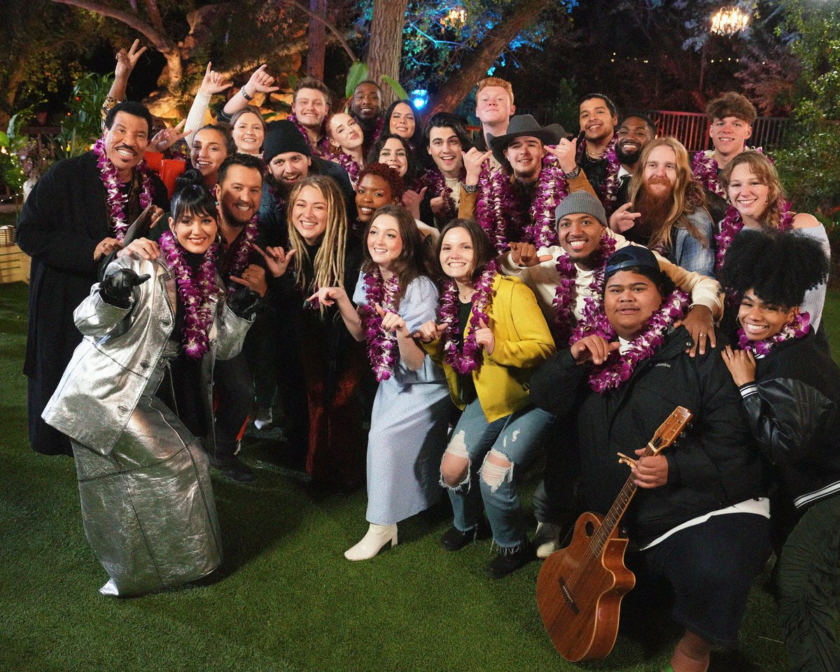 🚨SPOILER WARNING🚨 Meet the amazing group headed to the next round of #AmericanIdol
