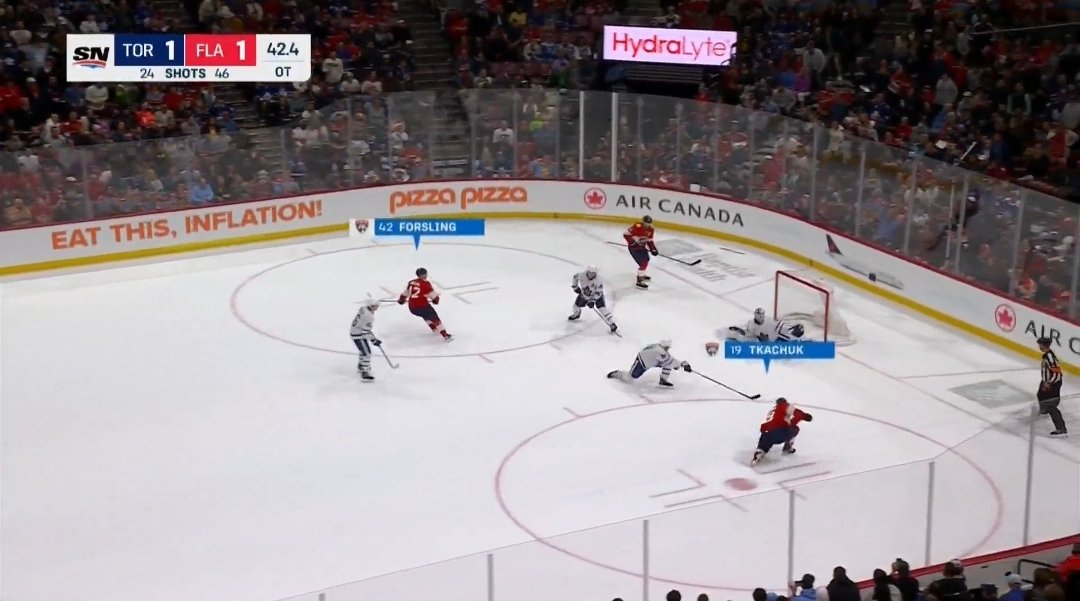 mirtle's tweet photo. Save of the year candidate covered up by a needless name graphic... 😒 https://t.co/fSdFX5YJXo