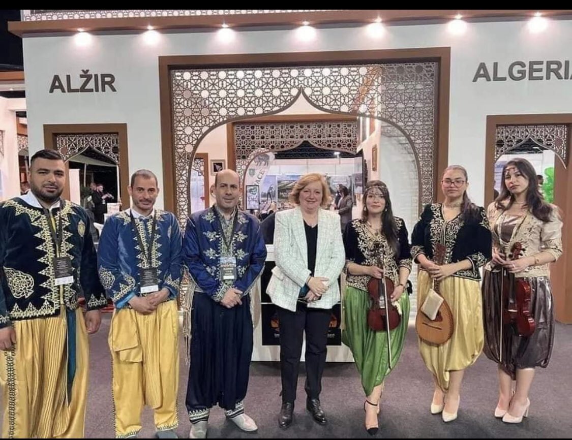 owaimer_al's tweet photo. @Leyassdz59 @moderox2 @Houari_Boum_Jr Ouaiiiis un gagnant de qui veut des millions de dinars qui valent des cacahuètes https://t.co/DXlGIfv9eo