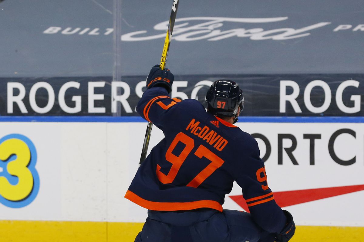 BetMGM's tweet photo. Connor McDavid: first player since Mario Lemieux in 1995-96 to record 150 points in a season.

Erik Karlsson: first defenseman since Brian Leetch in 1991-92 to record 100 points in a season.

Historic stuff happening in the NHL this year 👏 👏 👏 https://t.co/AN6M6qcIQC