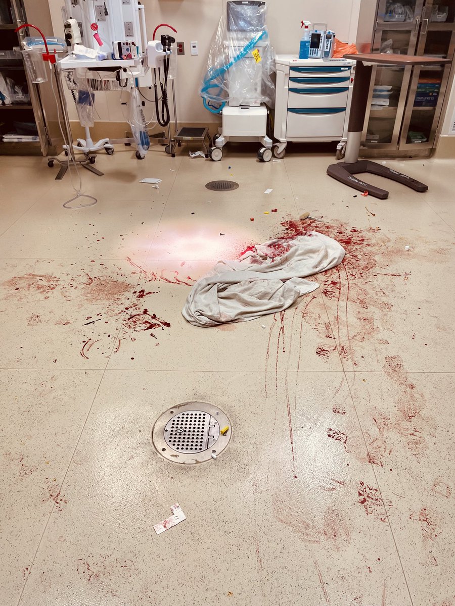 CPark_MD's tweet photo. Wake up Sew Rinse Repeat

Wake up before dawn
Rinse your stomach with black coffee
Pager: “gunshot wound”
Rinse your hands with soap
Sew the holes

Sometimes it’s too late

Rinse the blood off

Anger
Sadness
Sleep
Repeat https://t.co/zzt7SzUeDh