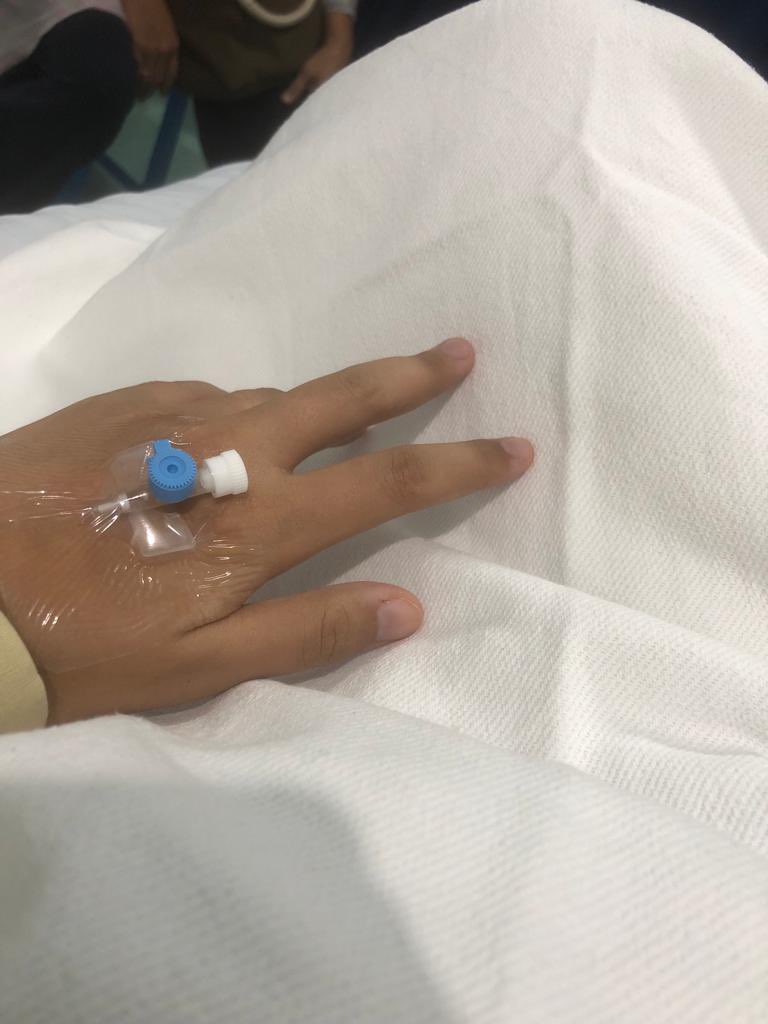 ayuWKP's tweet photo. Semenjak ada kamu di perut ini, aku jadi lebih berani. 
Berani sama jarum suntik 😂 https://t.co/LpuM7eXooA