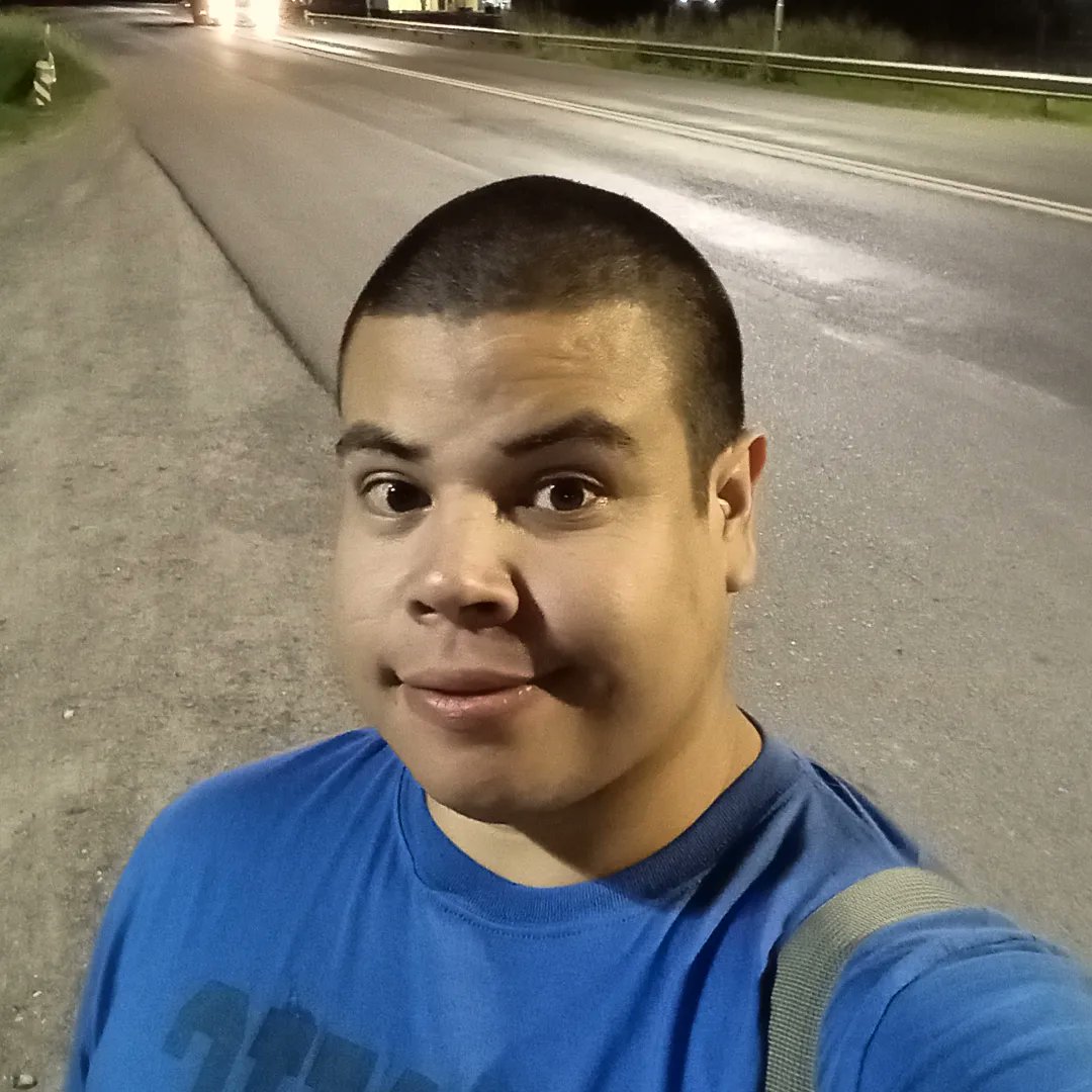 leogutierrez33's tweet photo. Haz más de aquello que encienda tu alma!!🐻💖🌟
Comienzo del segundo año del profesorado de Física!!🧲📚🔭⚗️🏫 #Feliz #conmuchasganas
#siemprebrillando 🌌🌠🌈 https://t.co/nG0NC70u3N