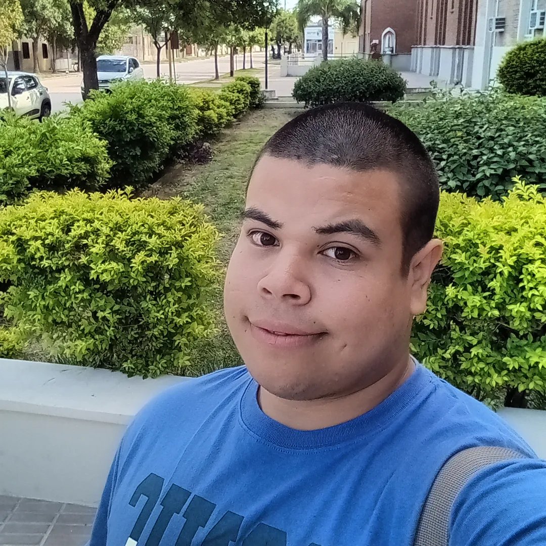 leogutierrez33's tweet photo. Haz más de aquello que encienda tu alma!!🐻💖🌟
Comienzo del segundo año del profesorado de Física!!🧲📚🔭⚗️🏫 #Feliz #conmuchasganas
#siemprebrillando 🌌🌠🌈 https://t.co/nG0NC70u3N