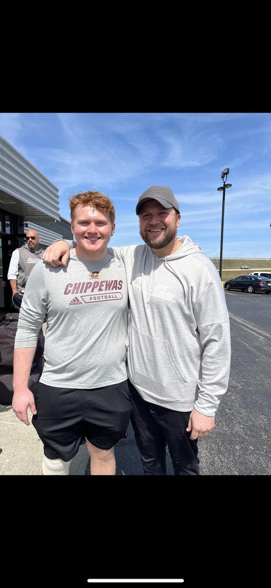 I will be hosting a warmup session for the @TheChrisRubio Chicago camp this Saturday with @BenPratt70. 6p-730p at Roma Sports Club in Frankfort, IL. Register at RubioLongSnapping.com. Good luck to everyone competing and getting better this weekend. #RubioFamily