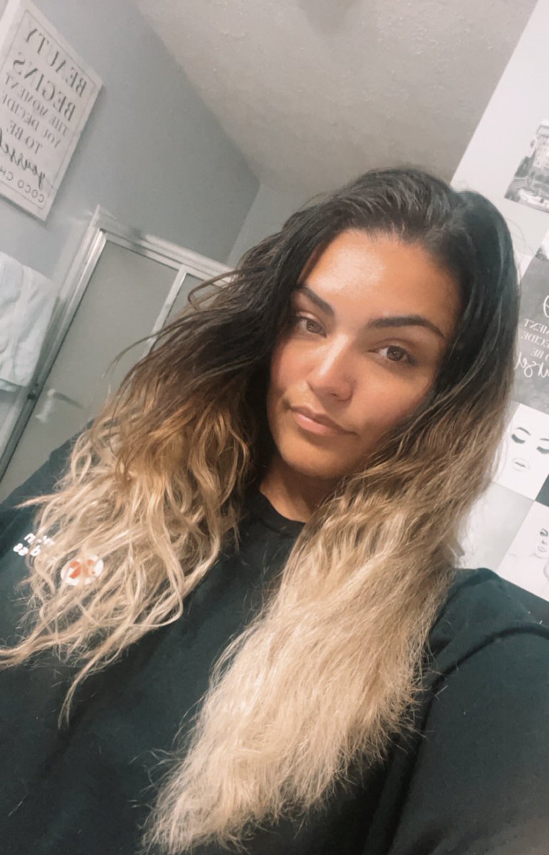ArtworkBySamira's tweet photo. When they say why don’t you brush your hair 😂 https://t.co/5n6tRi6hm4