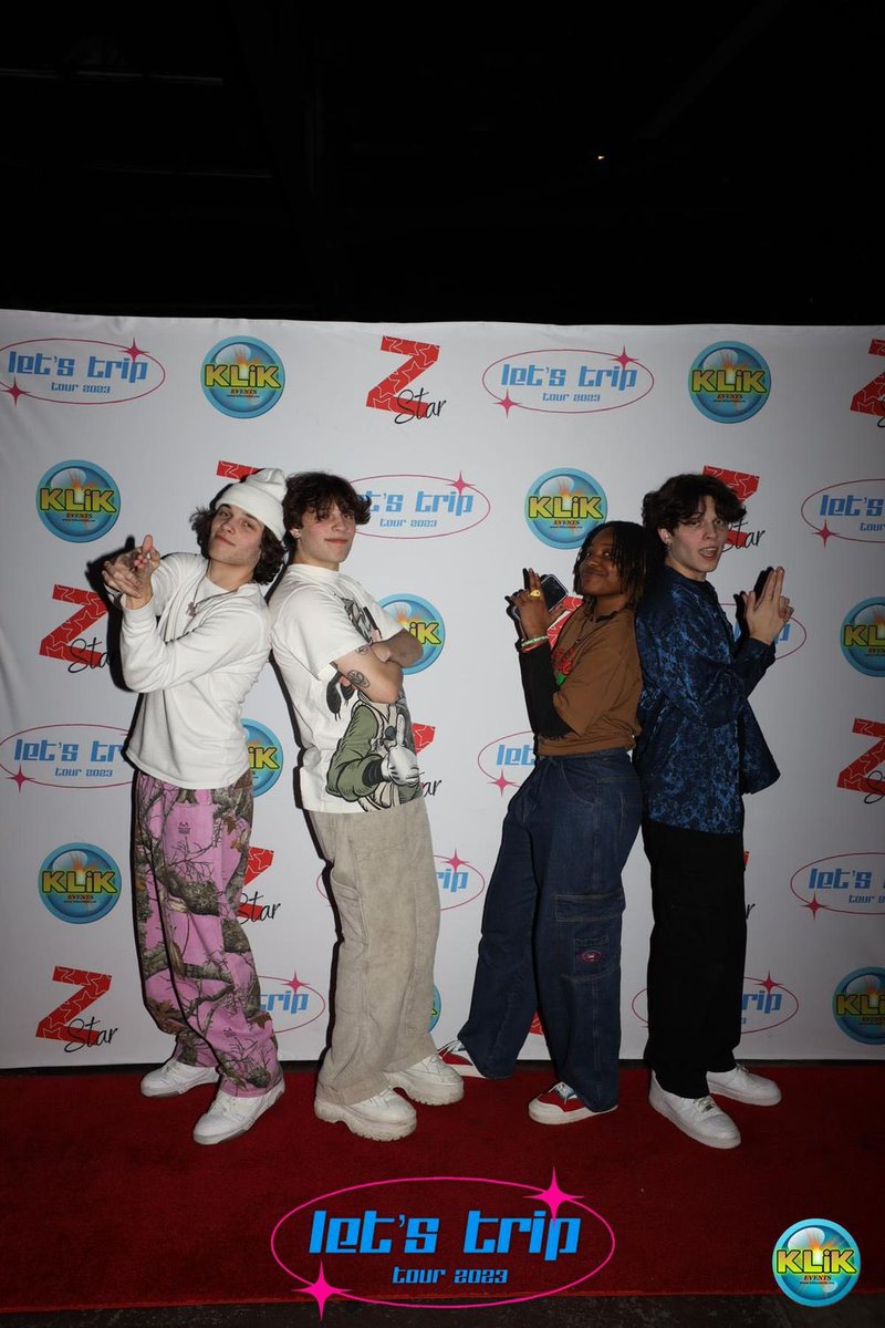 mattsminivan3's tweet photo. Just dropping by with some of my favorite sturniolo #letstriptour moments, best day of my life❤️ https://t.co/Jw2uJZwzKj