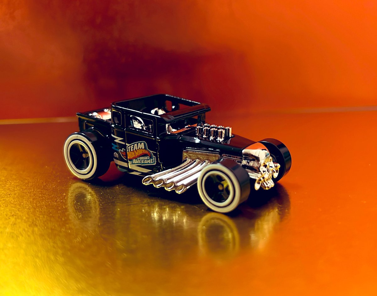 Jmzarrow's tweet image. This is the original pic, may you wait for the IA version ? #clasicmonster #DragRace #dragcar #toy #toyphotography #hotwheels #NFT #NFTartwork #NFTNYC #NFTCommuinity
