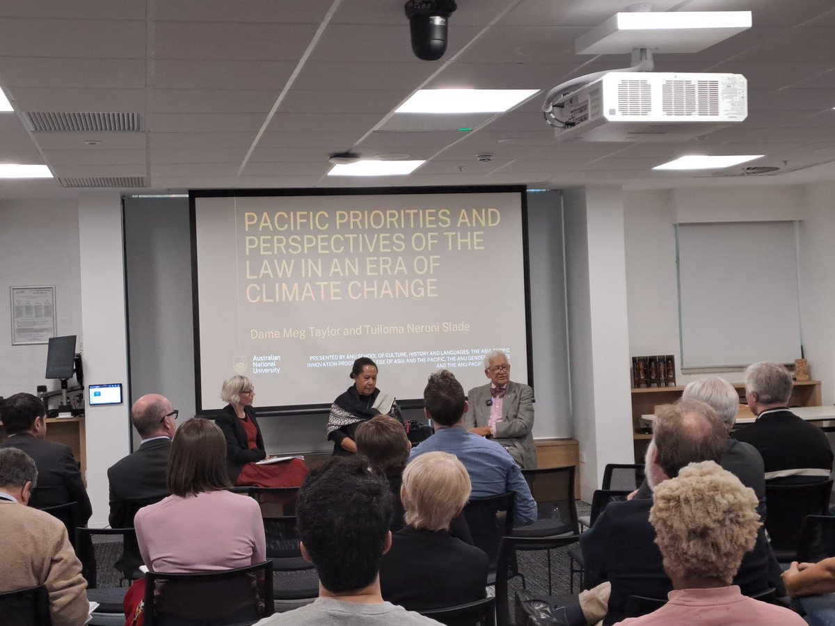 Talanoa on #Pacific priorities &amp; perspectives of the law in an era of climate change. Two former PIF Secretary Generals, Dame Meg Taylor &amp; Neroni Slade. #AAPS23