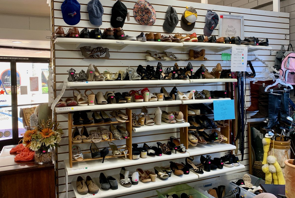ALCVThriftShop's tweet photo. ❇️ Bargain Box Thrift Store Specials 4/11-15
❇️ Open Tuesday thru Saturday, 1-4pm
❇️ Where Shopping Means Giving
5️⃣0️⃣% off RedTagged Clothing (excludes Boutique) &amp; Orange Stickered Items
2️⃣5️⃣% off Jewelry, Scarves and Hats
5️⃣0️⃣% off Dish Sets
2️⃣5️⃣% off Jeans (includes Boutique) https://t.co/TNPTLCMFL6