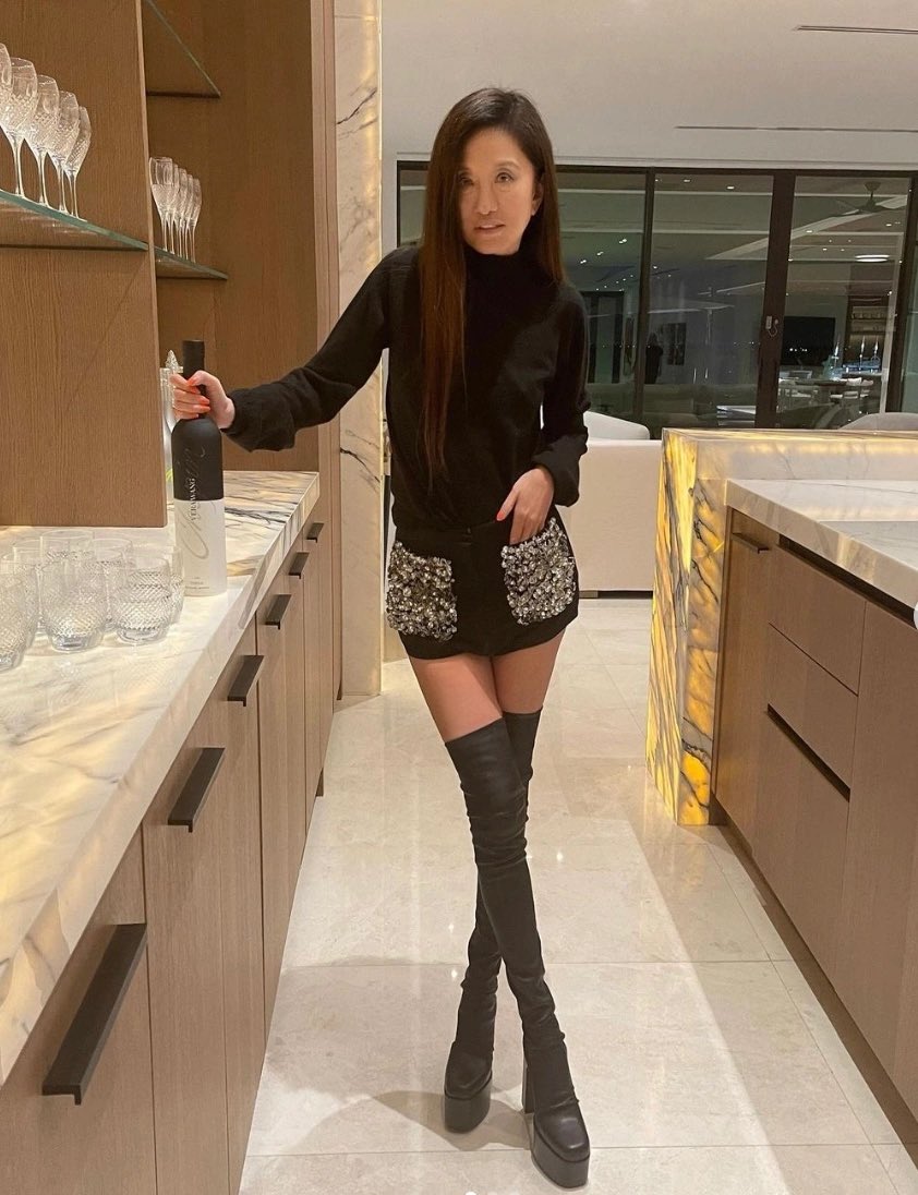 mirubunnie's tweet image. i want to age like vera sang so bad. she's 73