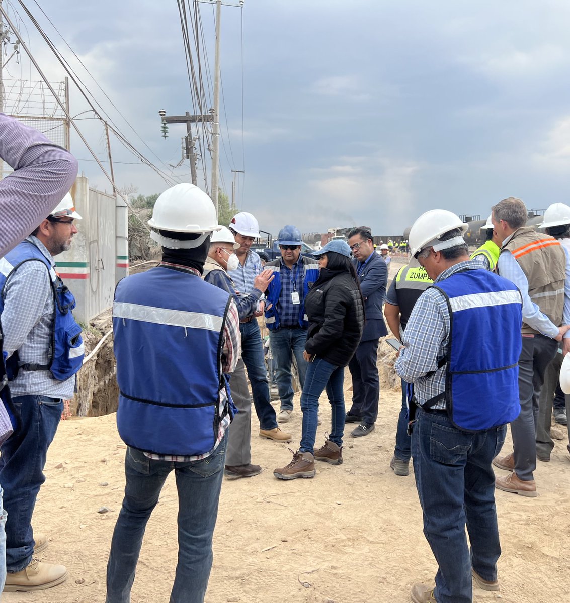 citlalli_peraza's tweet photo. VISITA DE OBRA- Recuperación de Caudales, se confirma la conclusión y operación exitosa de la primera etapa del Ramal Zumpango que aporta 400 lps que beneficia a @SacmexCDMX y @CaemEdomex en Tiempo programado. @conagua_mx @Conagua_ValleMx #hechosnopalabras #lainge https://t.co/z7xyVuQIgE