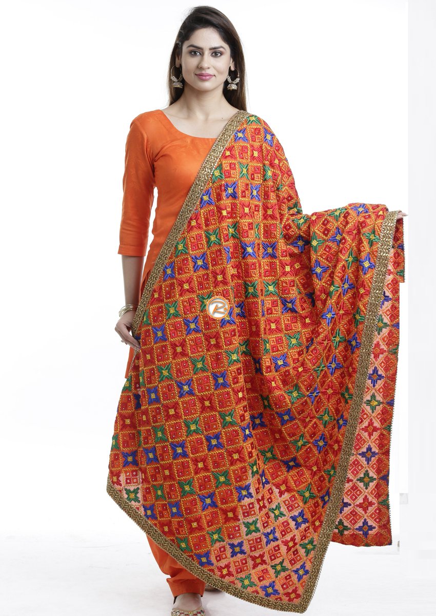 vpunnjab's tweet image. #Chinnon #Phulkari Dupatta
#ReshamThread FullJaal #Phulkari Work #Dupatta 
MORE options at 
punnjab.com/collections/pu…