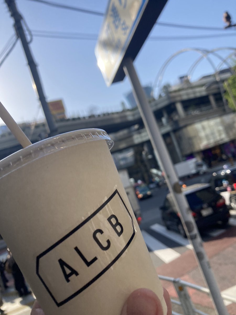 shinbotch's tweet photo. 春。アイスコーヒーのせせらぎ。
#ALCB #aboutlifecoffeebrewers #onibuscoffee https://t.co/fwE6U8h7YS