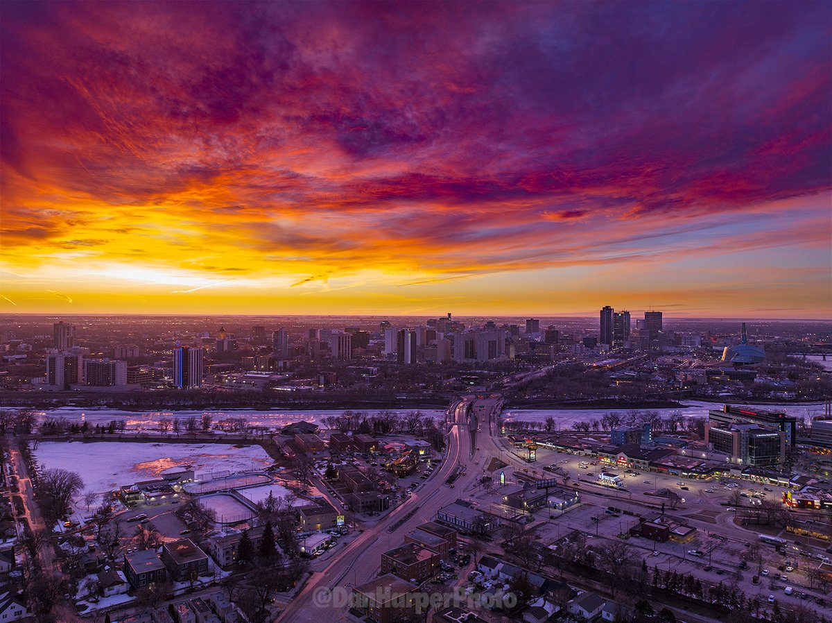 AMAZEBALLS sunset tonight!!! 
(Yes that's a real word)

Always incredible to see such broad dynamic colours over #Winnipeg !!!

#WinnipegPhotographer #AerialView #Aerial #Drone #RPAS #LicensedDronePilot