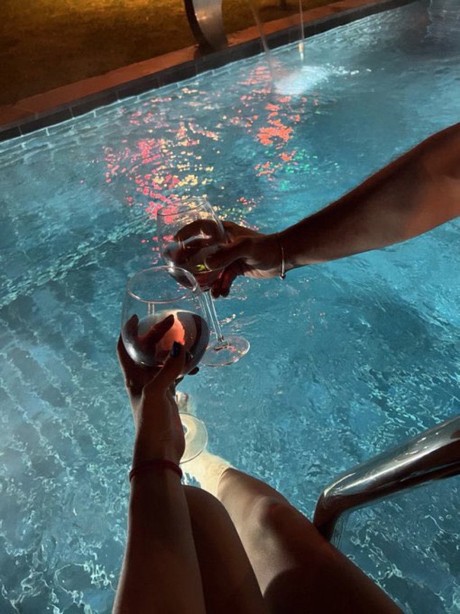 LayneMAlves1's tweet photo. Piscininha amor 🥰 https://t.co/J4gAs1uA1a