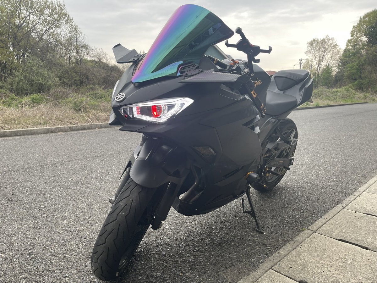 今日でバイクを納車して1年
高校生が本気でバイクをカスタムした結果
←1年前　1年後→