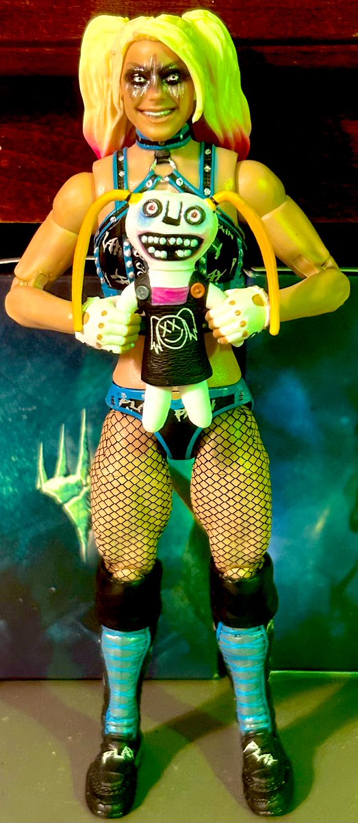 What an amazing awesome figure. Absolutely beautiful figure.