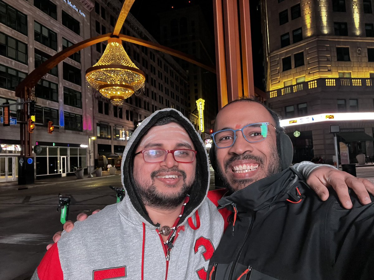 aravindsounder's tweet image. #Cleveland evening walks #springtour #Raghul #kalyanapuramaravind #USA #iphonephotography #downtowncleveland #playhousesquare