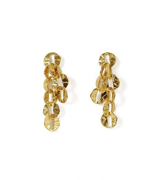 Ding Dong🛎️! New Jewelry Arrived!

We are excited to present you the 

'Octavia' S925 Silver Gold Chandelier Earrings, Avant-garde Dangle | Minimalist Chic 

$22 

Limited inventory, shop now! 

eunoiaselects.com/products/octav… 

#cuttingedgeearring #chandelierearrings #d...