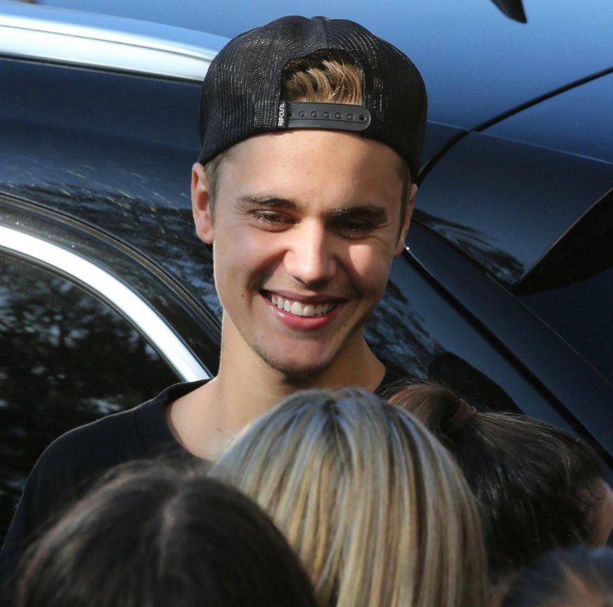 hourlybiebs's tweet photo. https://t.co/oHhz4u3BT4