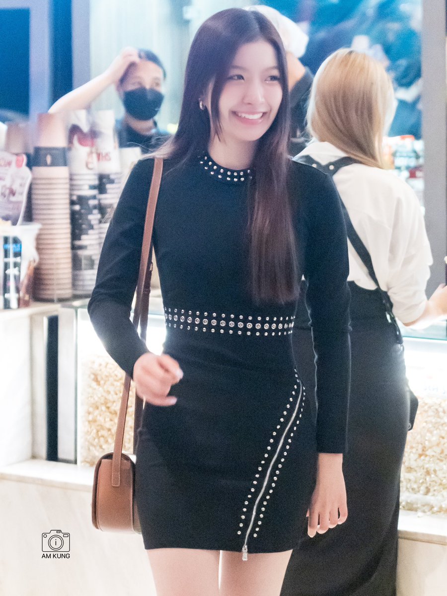 iAmKung48's tweet photo. สตางค์

🗓️ 2023-03-21 📍 Siam Paragon
#StangBNK48 #BNK48 #JohnWick4TH https://t.co/4a0qPZ9XCP