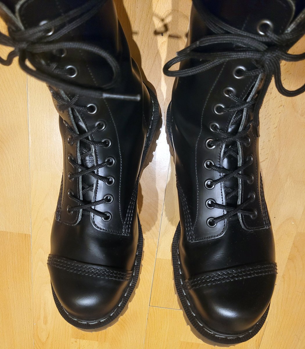 profshoelace's tweet photo. Latest photo contribution: Black Solovair Englanders laced with black “Over Under Lacing” (from Jakub P.)
https://t.co/YUGqaHGstM
#black #boots #blackboots #solovair #solovairboots #englander #overunderlacing #overunder https://t.co/Z1g8SBNMN0