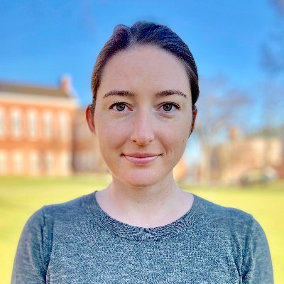 Congratulations to @emma__templeton co-advised by @ThaliaWheatley for successfully defending her dissertation at @DartmouthPBS, 'What makes conversation good? How responsivity, topics, and insider language predict feelings of connection'