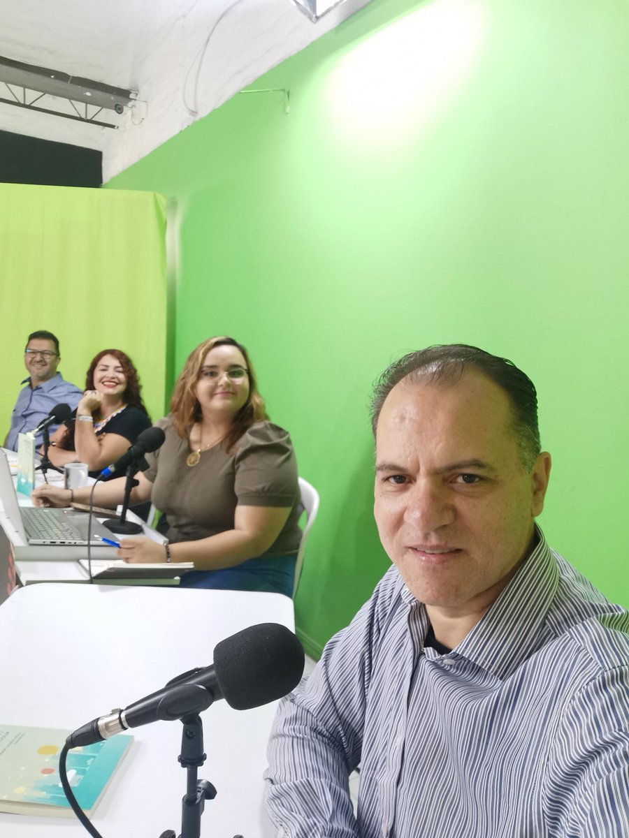 Estudios Sociales, Políticos y gobernanza tweet media