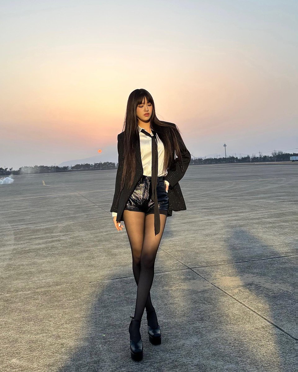 _kimfork's tweet photo. 인스타 @ _yujin_an
I AM🖤 https://t.co/GhAeFdnrM8