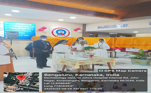 StJohns_Blr's tweet photo. #SJCON #NursingStudents II BSc conducted a health education program on March 24th on occasion of #WorldTBDay at #SJMCH #OPDFoyer
Theme: #YesWeCanEndTB
#ChiefGuest: Dr Priya Ramachandran, HOD #ChestMedicine #SJMCH
Program began with #PrayerSong
Attended by @StJohns_Blr EC Members https://t.co/fFWKRgtPtl