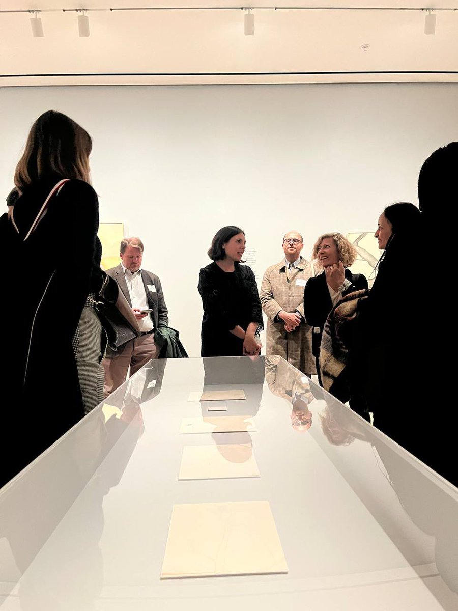 Le <a href="/MuseumModernArt/">MoMA The Museum of Modern Art</a> nous a ouvert ses portes. Une grande joie de découvrir l’exposition consacrée aux œuvres sur papier réalisées en série par Georgia O'Keeffe autour de ses analyses et engagements !
#NewYork