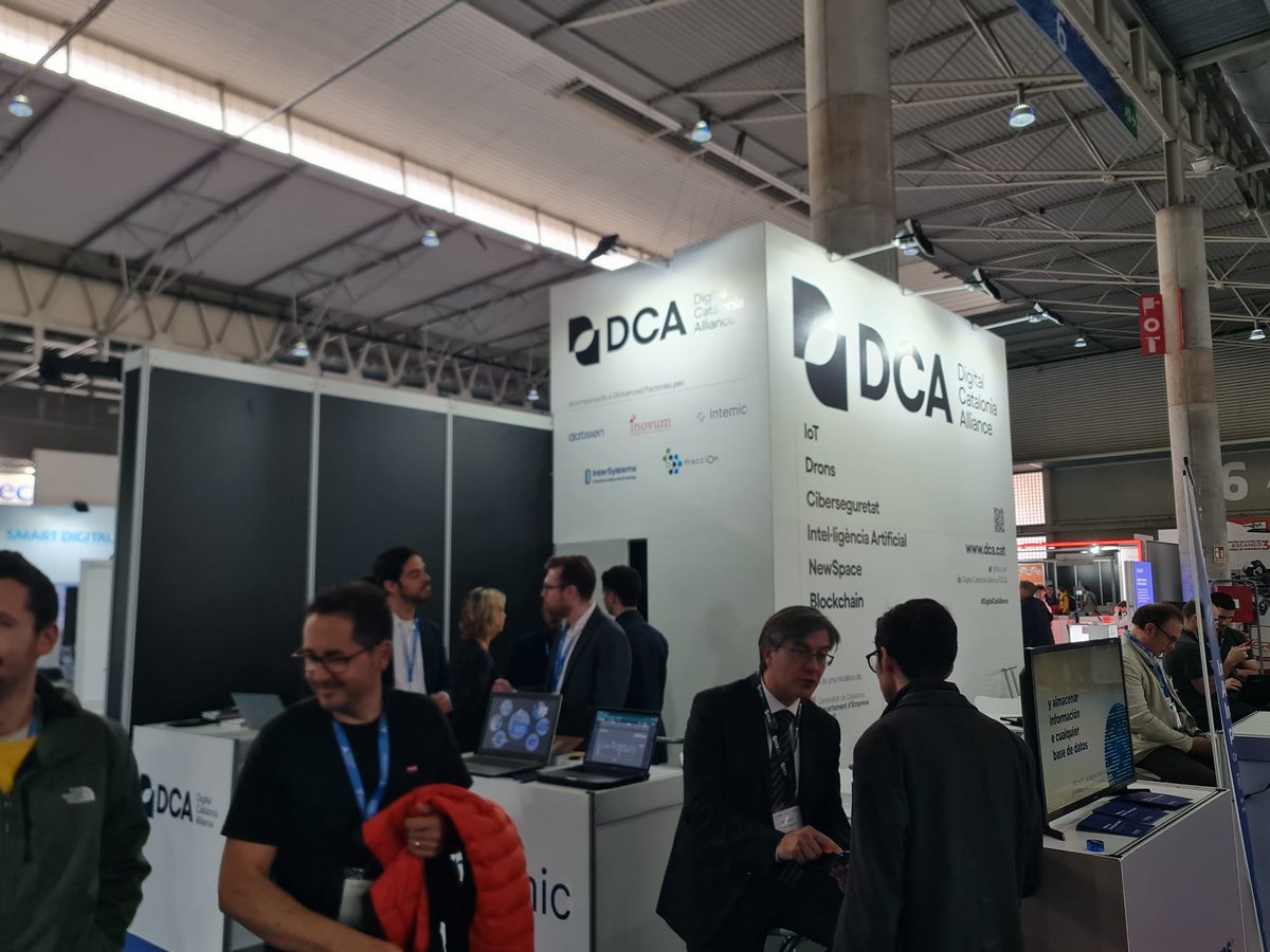 dca_cat's tweet photo. #AF2023 |📍Primer dia de la #DigitalCatAlliance a l'@AdvanFactories 2023, acompanyada a l'estand amb els membres @inovumBCN, @InterSystems, #Intemic, @Datision_ES, @Maccion40, que presenten les seves solucions tecnològiques fins al 20 d'abril a @Fira_Barcelona! https://t.co/7qI1uzAFSQ