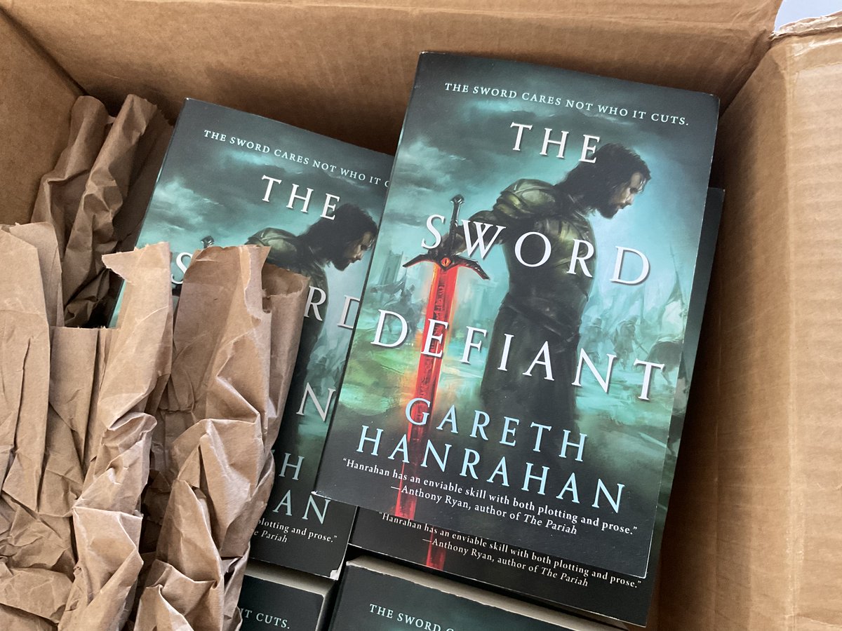 Just got a box of the UK SWORD DEFIANTs (out May 4th), so - a giveaway. Retweet this, and I’ll send a copy to a random retweeter. orbit-books.co.uk/titles/gareth-…