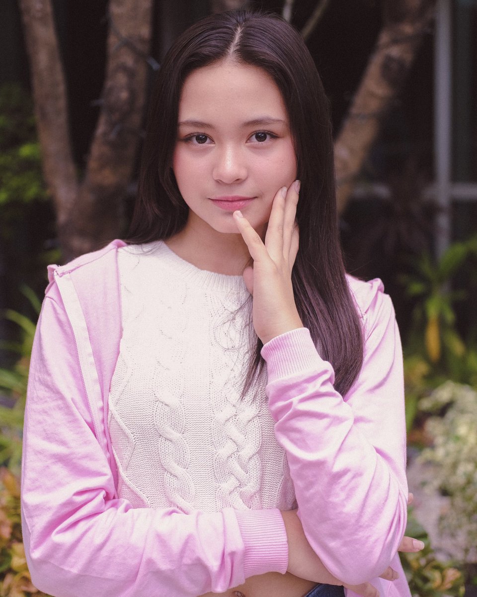 Sparkle_GMA's tweet photo. Meet Selina Griffin ang "Ballerina and classical singer" ng #SparkleTeens ✨

Get to know her more by checking out the second photo! 

#SelinaGriffin https://t.co/A9Azz4aLNv