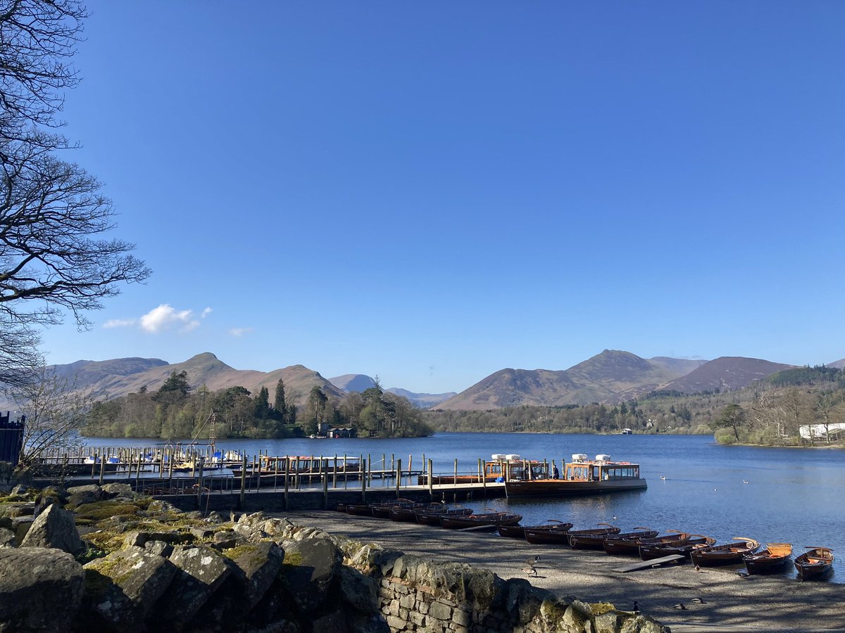lynn3528's tweet photo. A glorious day in the Lakes #Derwentwater #Keswick #MilleniumStone #CalfCloseBay https://t.co/h4800Y58X9