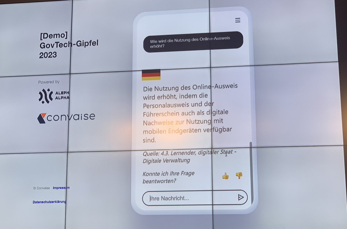 Generative #KI für den öffentlichen Sektor - was sind die Use Cases? <a href="/tushaar_bhatt/">Tushaar</a> von <a href="/convaise/">Convaise</a> demonstriert live, was möglich ist - mit europäischer KI von <a href="/Aleph__Alpha/">Aleph Alpha</a> , inkl. Quellenprüfung💬 #HBGovTech #GovTechGipfel #ChatGPT #alephalpha #europeanAI