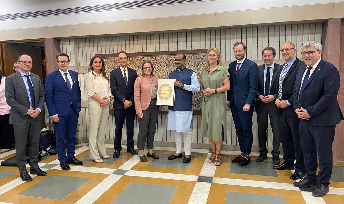 EFTAsecretariat's tweet photo. Thank you for the warm welcome and rich discussions! 🙏

We look forward to strengthening further the ties between India 🇮🇳 &amp; the #EFTA States 🇮🇸🇱🇮🇳🇴🇨🇭.

#EFTAtrade #IndiaTrade #trade https://t.co/TQoKiNt99J