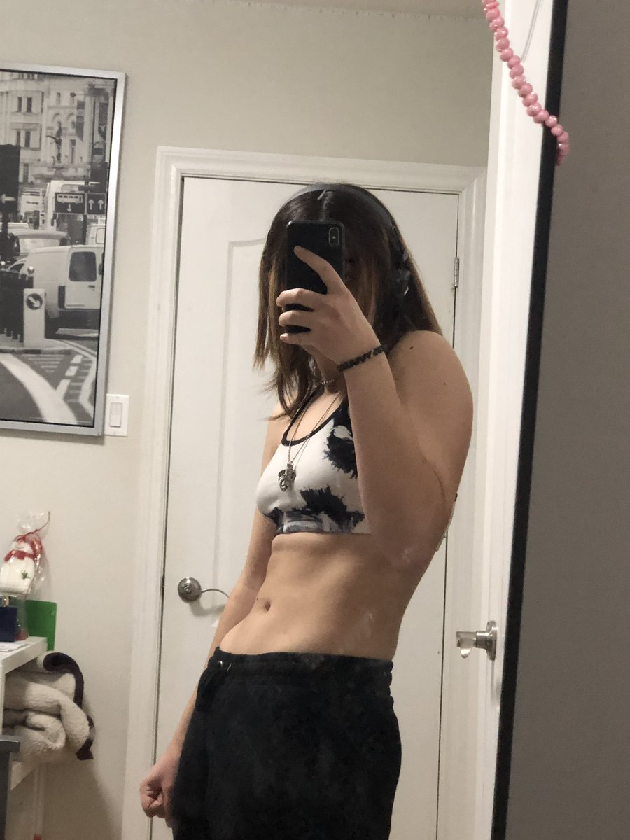 cych0sis's tweet image. the face                     //                  the body
