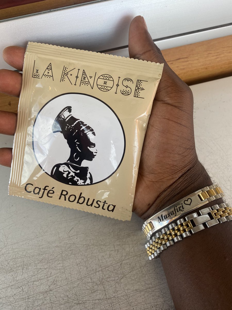 vinnymusafiri's tweet image. En passant je me suis procuré la kinoise depuis magasin Kintambo, le café de Mme @tisyamukuna  est un délice 👌🏽
@leParrainRDC @ElieLomboto4