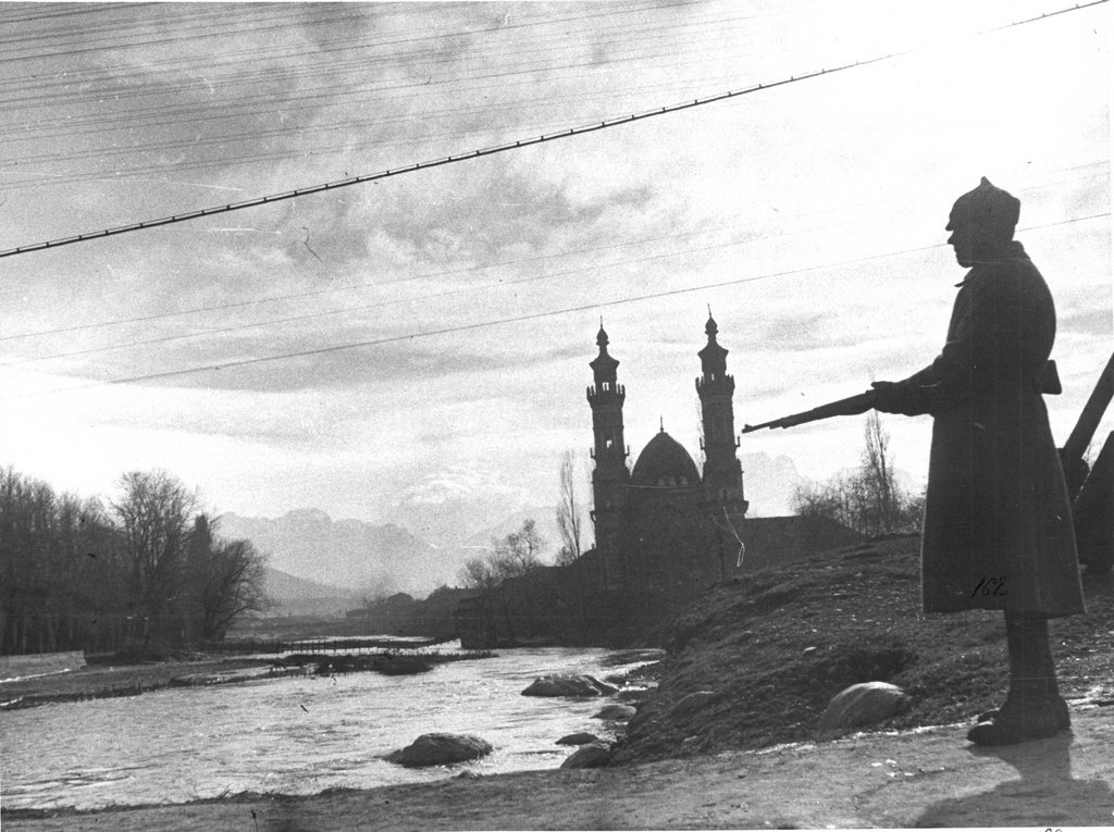 “The Germans did not go further into the Caucasus”
1942 Ordzhonikidze (Vladikavkaz)
Photographer: Victor Temin
In the background Mukhtarov Mosque (Sunit Mosque). Built in 1900-1908.

National Museum of the RME
Exhibition "Chronicle of War Days in Photo Reports by Viktor Temin"