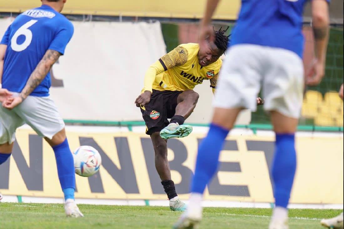 Akeremobolaji's tweet photo. A point at home, not the result we wanted in front our home support but we keep pushing. Good to get 90min in the tank ๐ช๐ฟ โ๏ธ #AK16 #Botev https://t.co/Q5RjqEwUyc