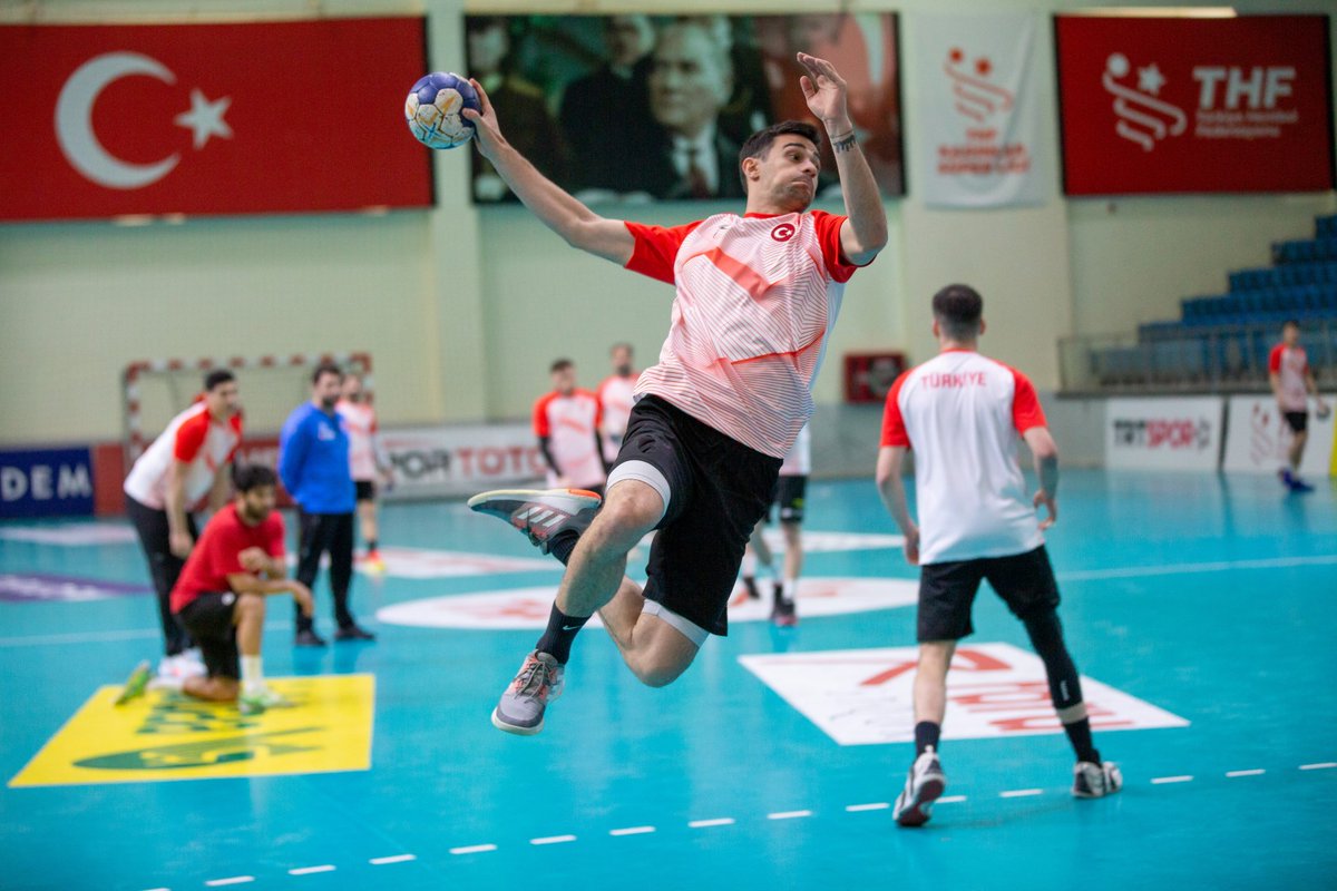 AltayAtli's tweet photo. A Milli Erkek Hentbol Takımımızın EHF Erkekler @EHFEURO 2024 elemelerindeki Portekiz ve Kuzey Makedonya maçları için hazırlıkları Ankara'da başladı. Yolunuz açık olsun çocuklar! @Hentbol_Fed @UgurKilic03 @okanhalay #hentboliçin #cemalkütahya https://t.co/ln4YSo7K6Y