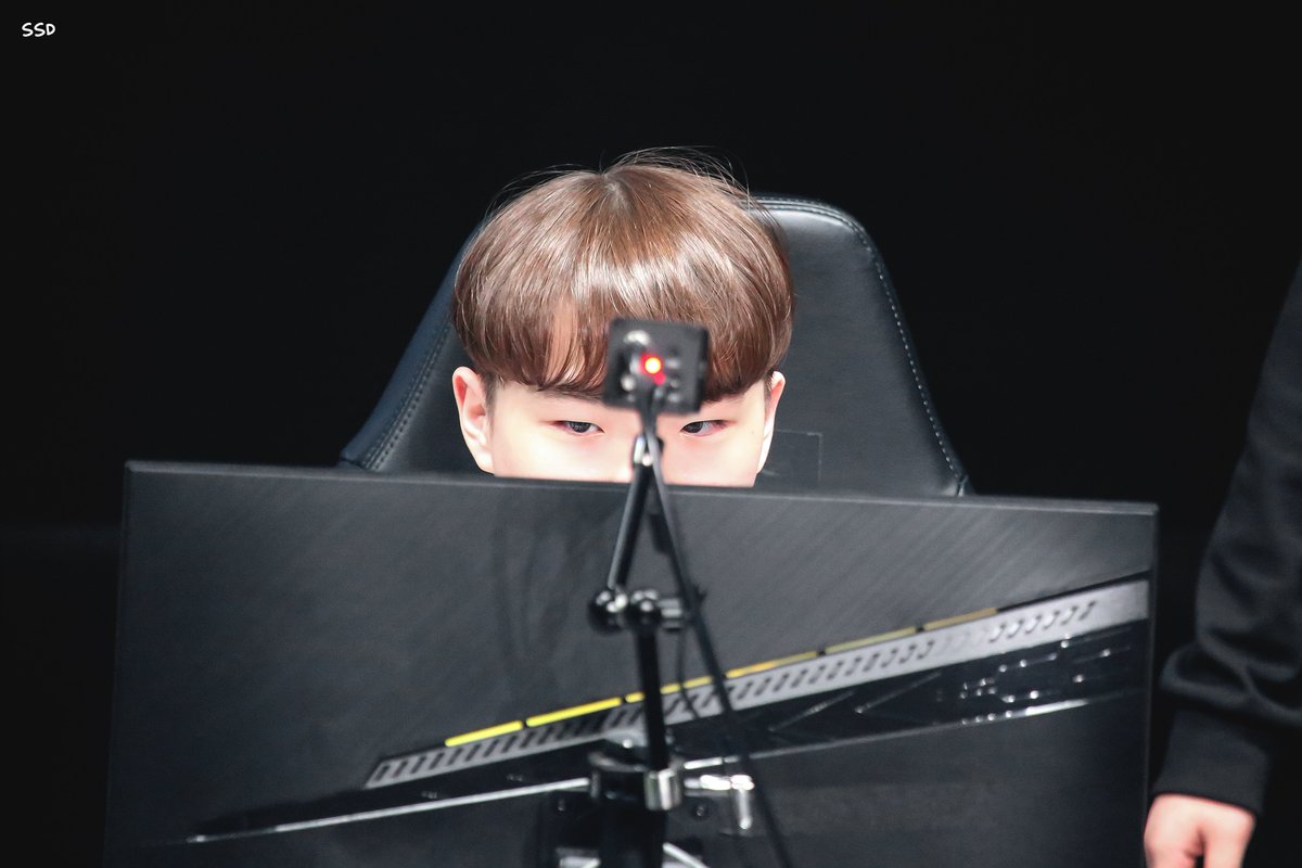 saemdal_pic's tweet photo. 230329 SPG Mealgaru 이정환  
#SPG #Mealgaru #이정환 
사진 망해서 안 올릴려다가 올려 봅니다...
마지막 사진 화질 떨어진 건 너무 어둡게 찍혀서예요
(보정으로 밝게 살림 😢) https://t.co/05HgFrkPTK