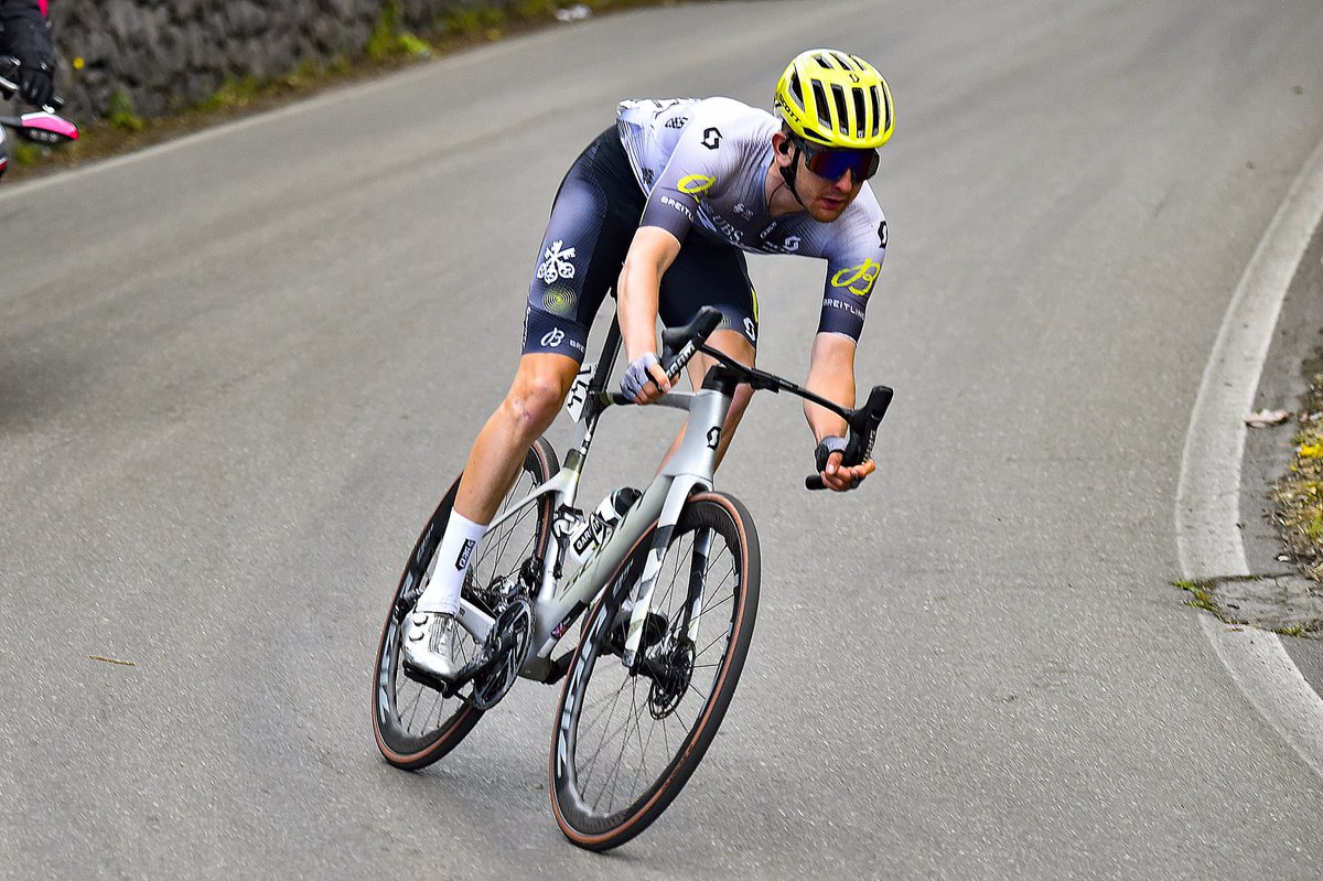 Pinarello Q36.5 Pro Cycling Team tweet media