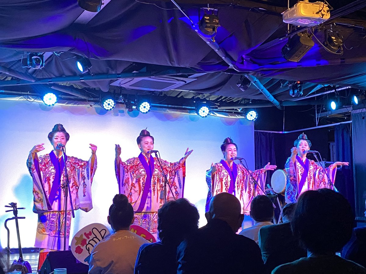 Splashyama's tweet photo. 知人の娘さんがメンバーなんです。
6月に現場もあるから、視察に来たよ。
新しいkozaにも、やっと来れました。
#ネーネーズ
#nenez https://t.co/H6sWOS0WrF