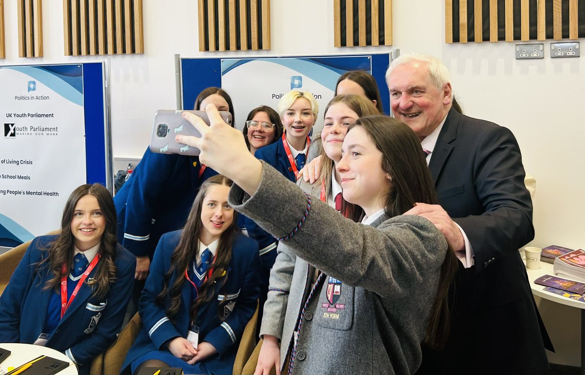 SistersIN_VCB's tweet photo. Inspirational leaders @politicsinacti1 engaging with our future @QUBelfast https://t.co/XIS115xZ0y