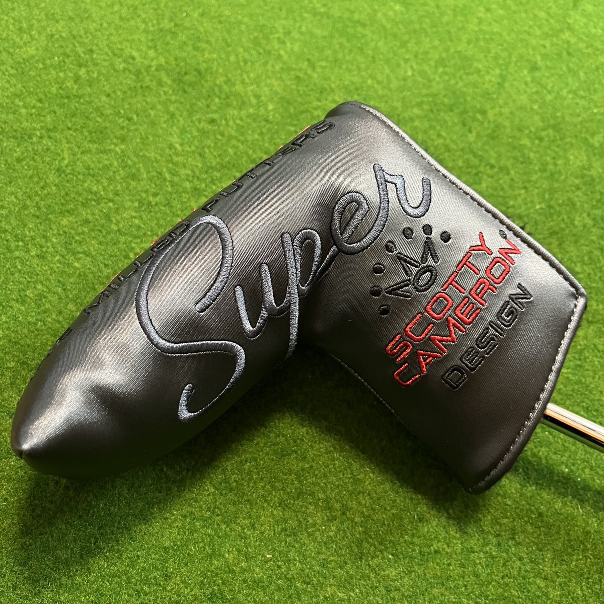 DigChaHobby's tweet photo. #ScottyCameron Super Select #Newport2 を購入！
いつも行く #Golf5 で、ラウンド未使用かつ最近触ってないパターがキャンペーンでほぼ購入価格になった。

#Kirkland の #コストコ #パター に続く2本目のピン型だけど、超王道を使いこなせるのか？？
#ゴルフ https://t.co/Nfzs9VtEGC